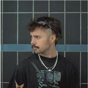 Envie de vous mettre au dessin ? Je suis la personne qu’il vous faut !
Je suis étudiant en design je sais donc de quoi je parle quand il s’agit de dessin, je peux accompagner les débutants sans soucis dans le dessin/design avec des cours pratique et théor